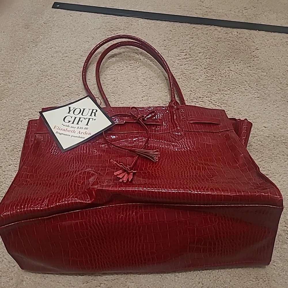 Elizabeth Arden Oversized Red Alligator Skin Faux Tote - Picture 2 of 15